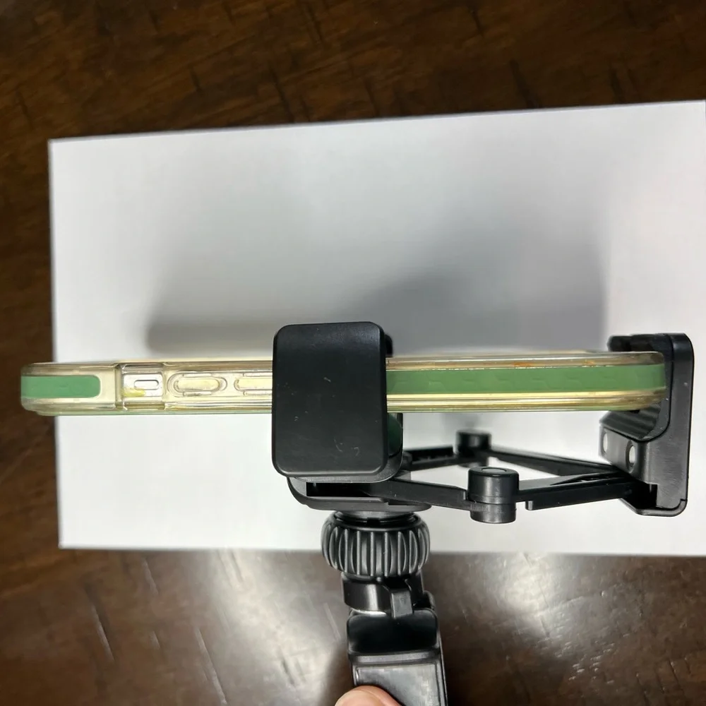 New Auto Lock Phone Car Holder